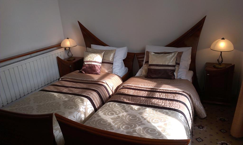 Hotel Bristol Tarnow Ruang foto