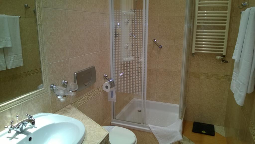 Hotel Bristol Tarnow Bagian luar foto