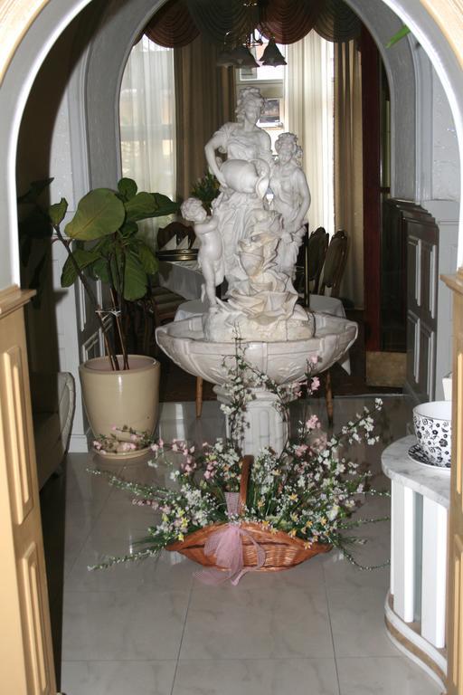 Hotel Bristol Tarnow Bagian luar foto