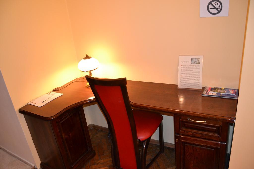Hotel Bristol Tarnow Bagian luar foto
