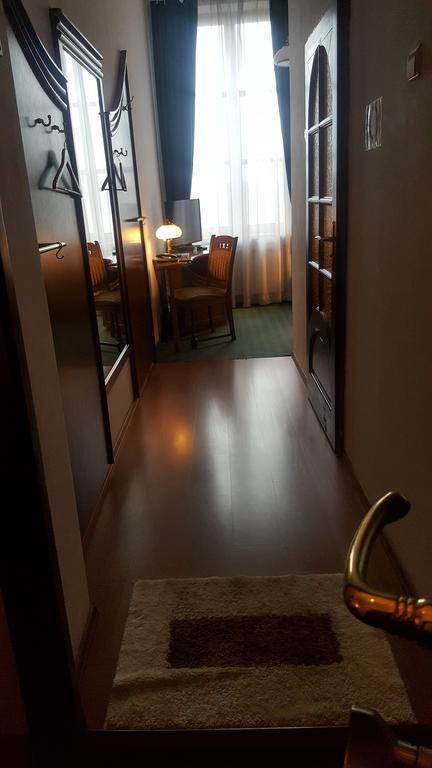 Hotel Bristol Tarnow Bagian luar foto