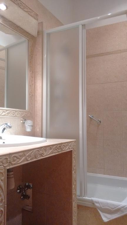 Hotel Bristol Tarnow Bagian luar foto